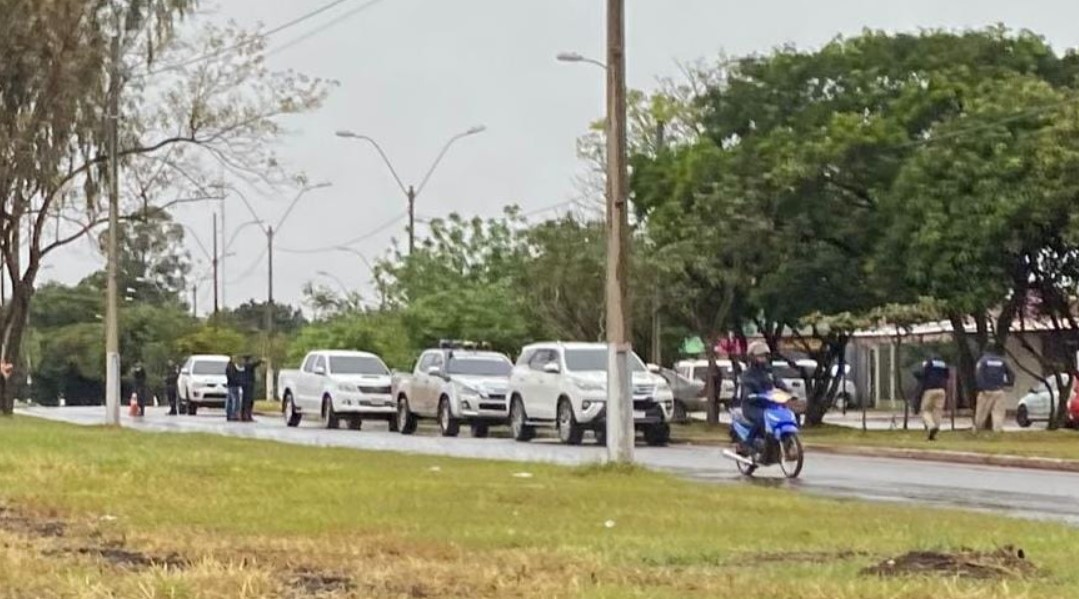 Carro de Policial do Paraguai é alvejado na fronteira com Ponta Porã