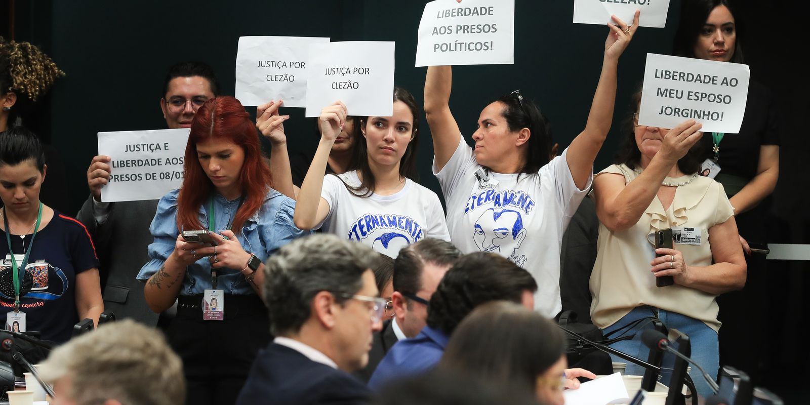 Projeto da anistia aos golpistas do 8 de janeiro é adiado na CCJ