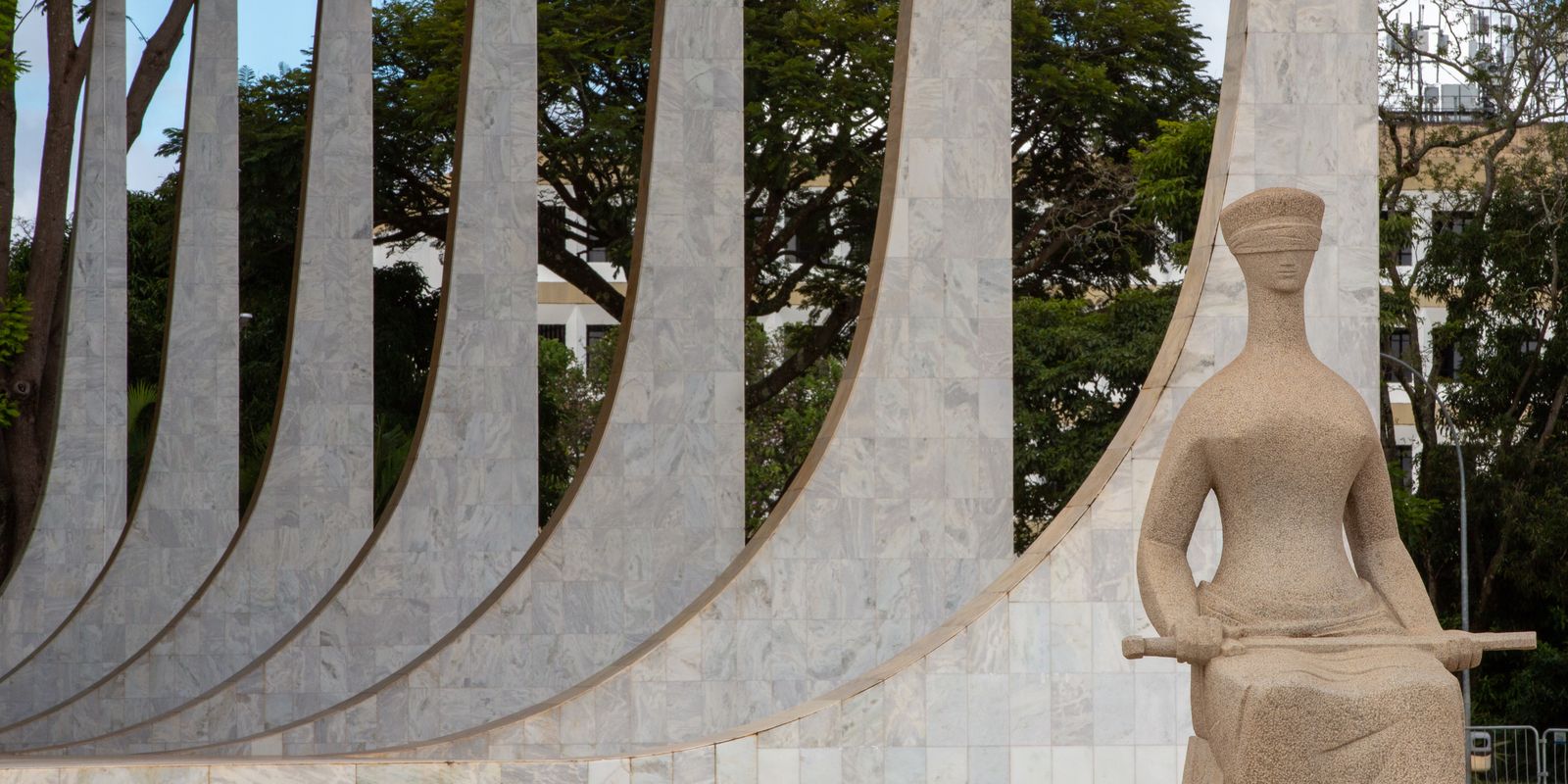 STF veta recursos públicos para promoção do golpe militar de 1964