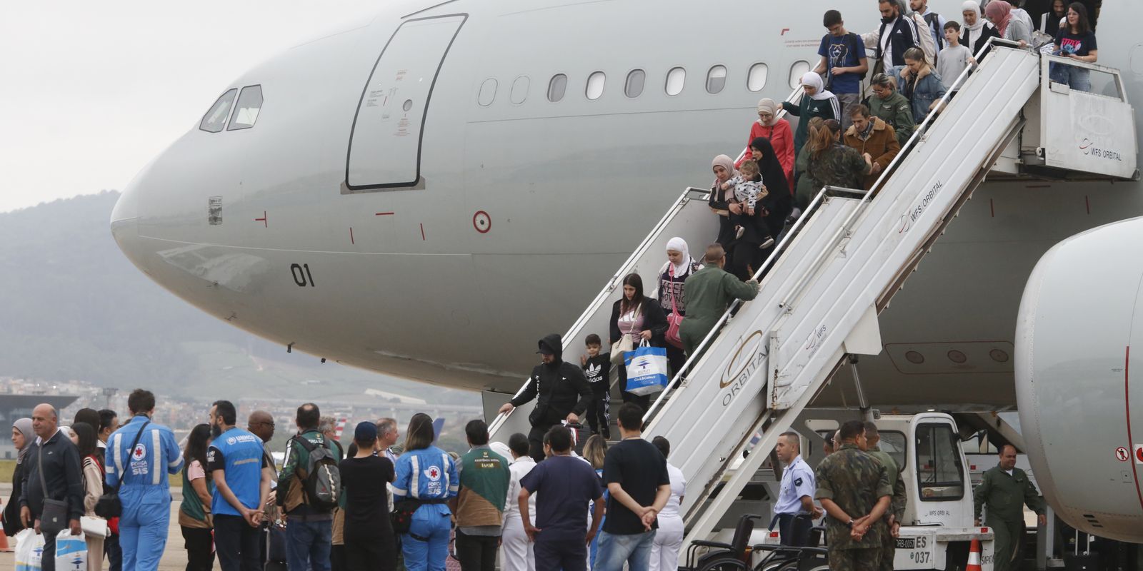 Sexto voo de repatriação do Líbano chega com 212 passageiros