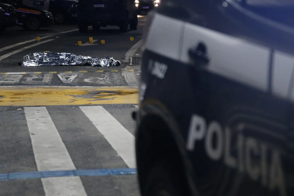 Veja imagens fortes: Vídeo mostra execução de empresário que delatou PCC no Aeroporto de Guarulhos