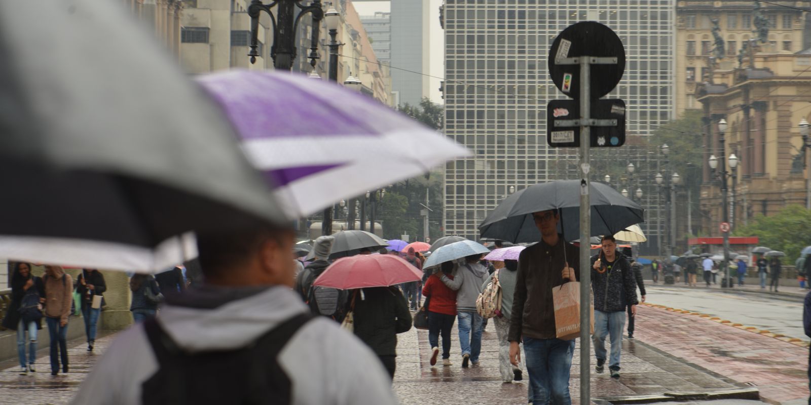 Domingo de Enem tem previsão de chuva em várias parte do país 