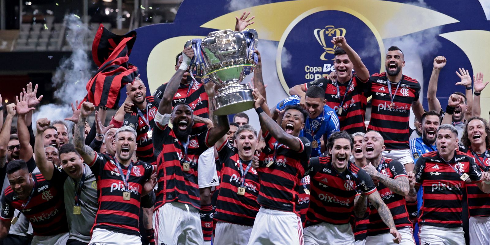 Flamengo vence Atlético-MG e fica com título da Copa do Brasil