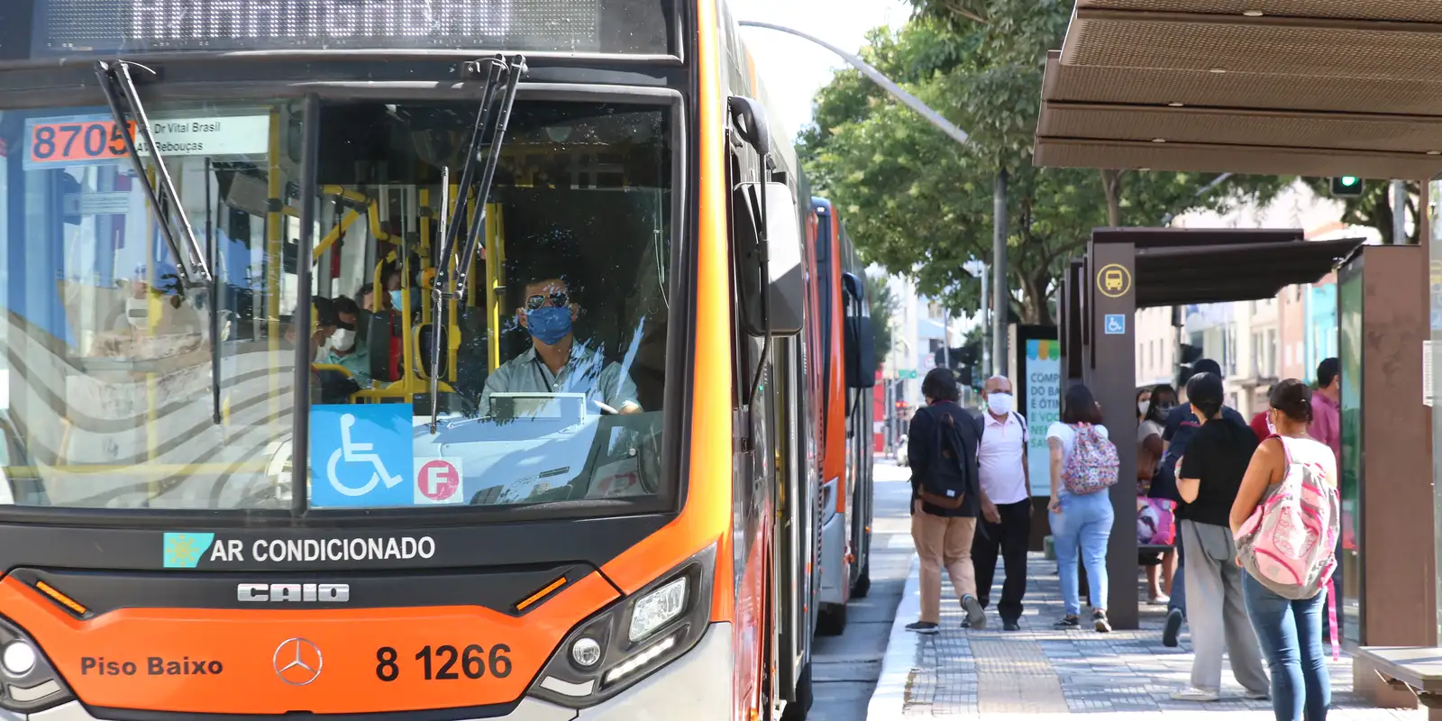 Serviços crescem 1% de agosto para setembro