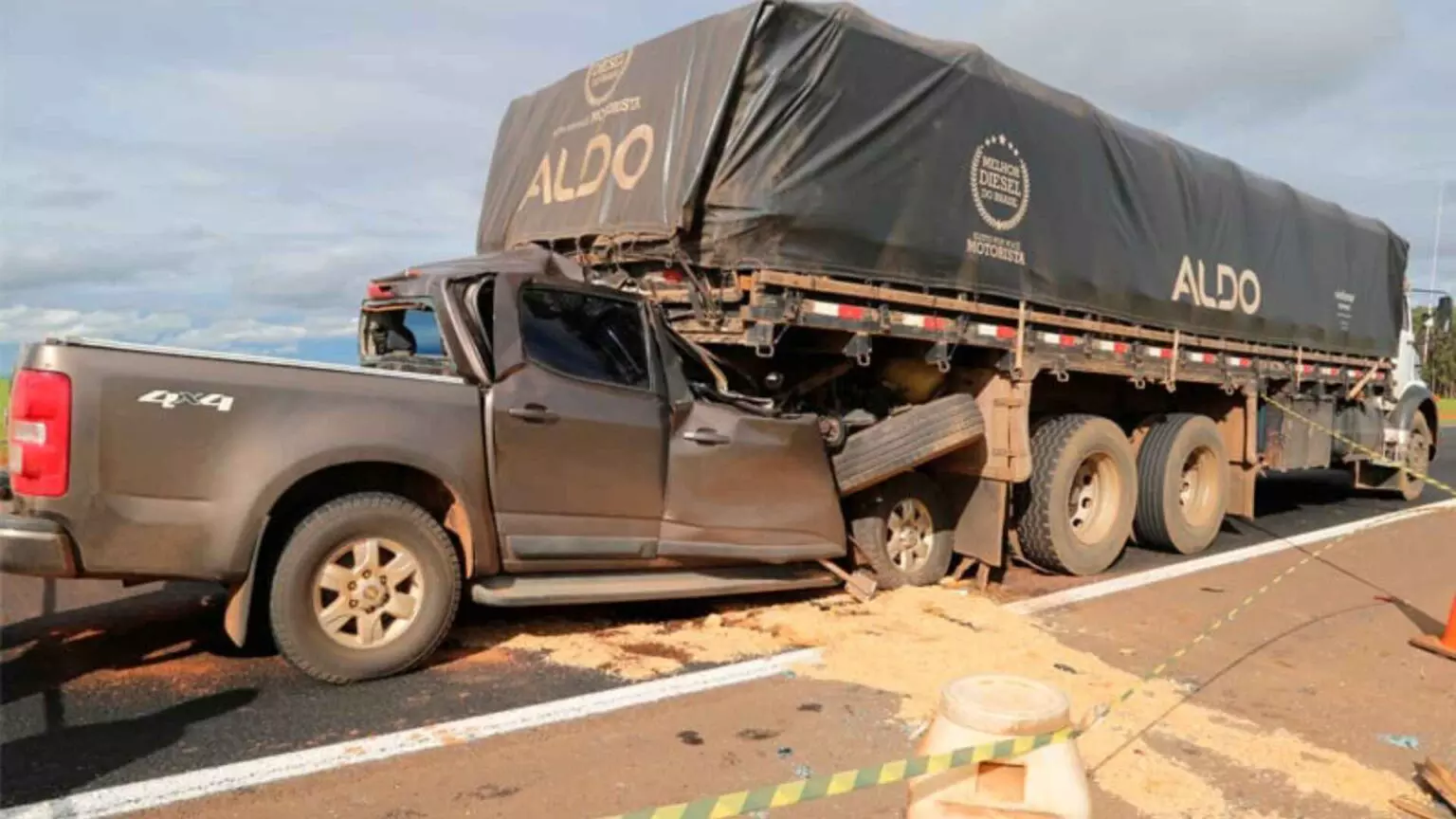 Morto em acidente entre caminhonete e carreta na MS-306 era gerente de fazendas