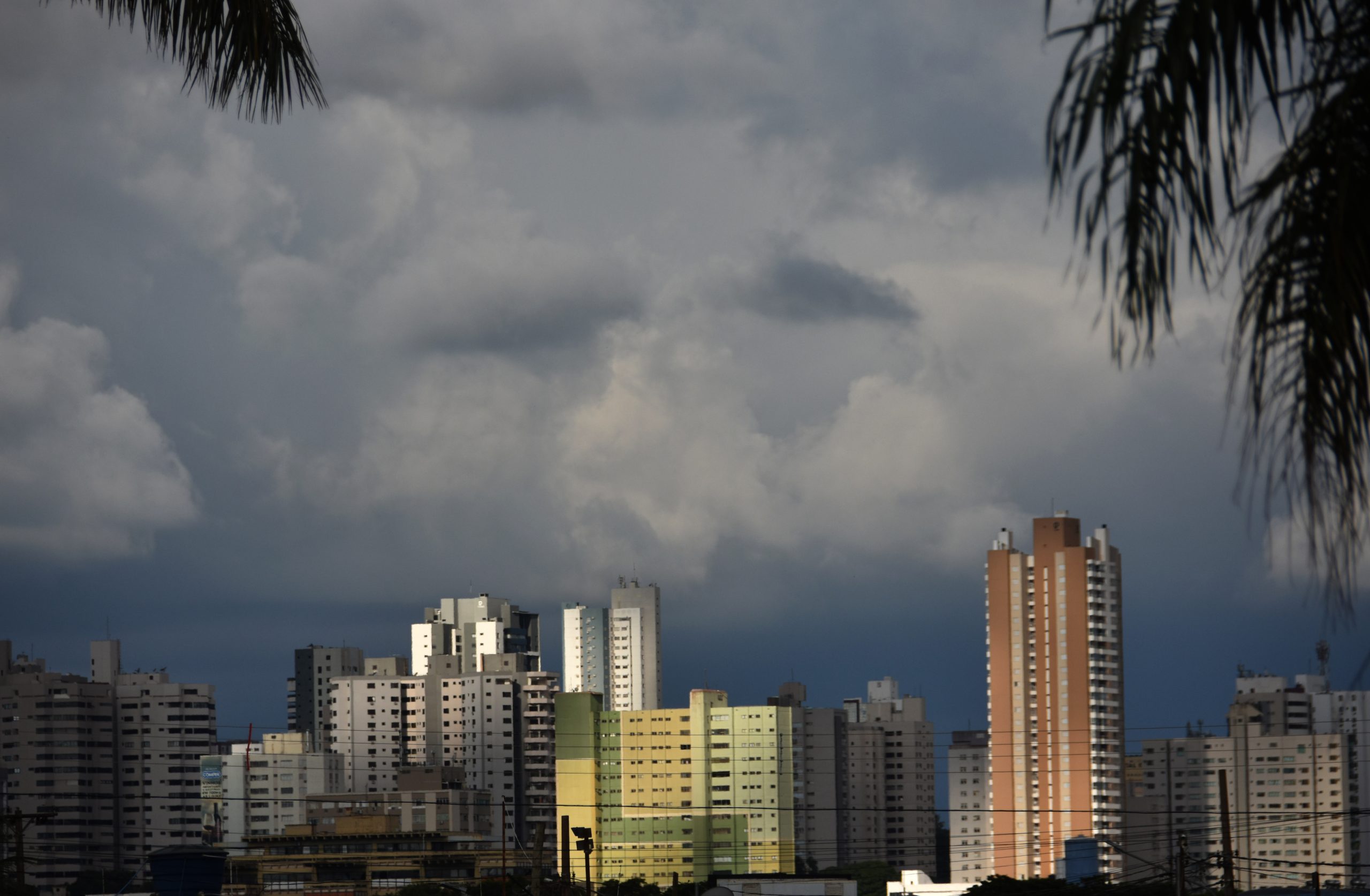 Semana do Natal será chuvosa em todo o Mato Grosso do Sul, mas calor continua