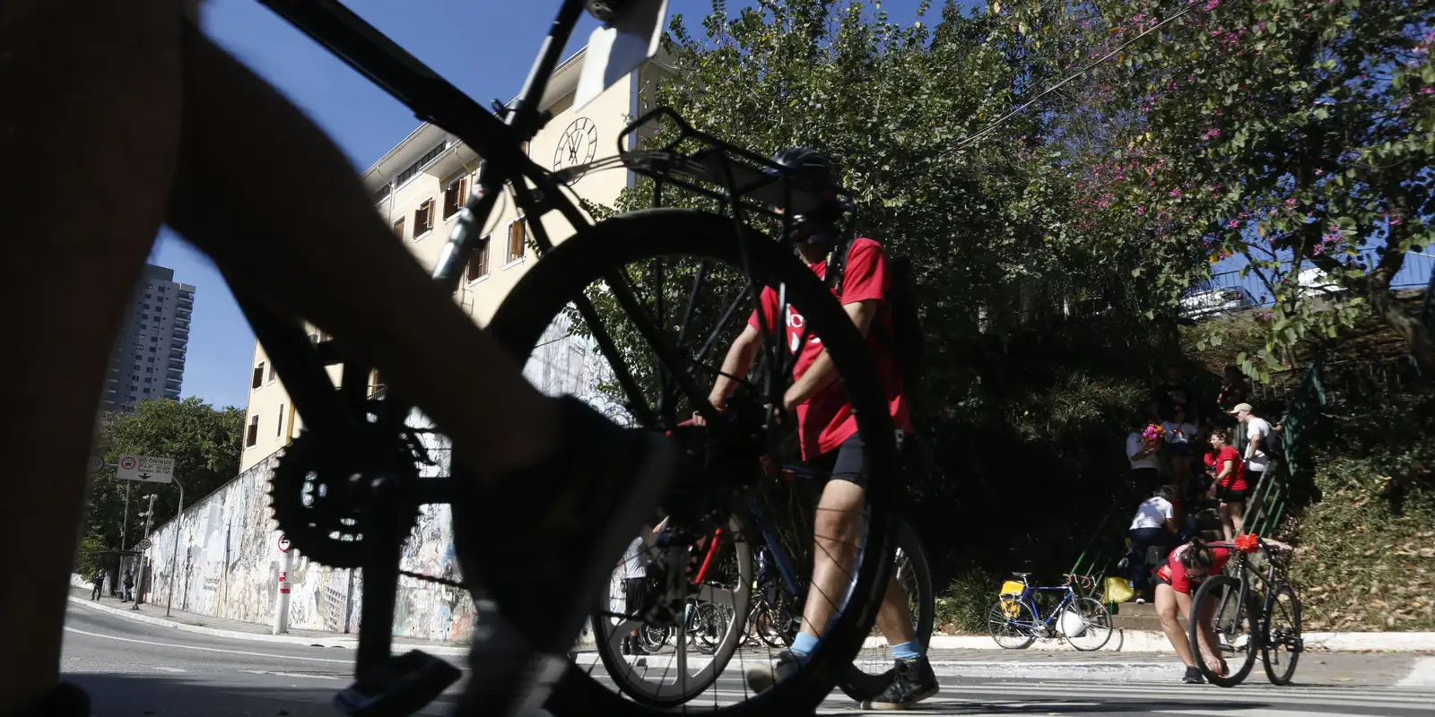 Produção de bicicletas convencionais cai, mas a das elétricas aumenta