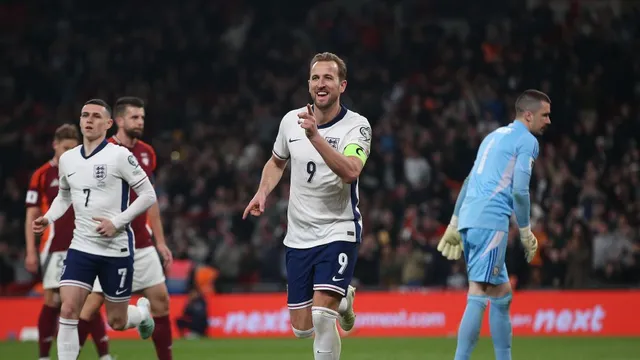 No primeiro confronto da história, Inglaterra vence a Letônia pelas Eliminatórias