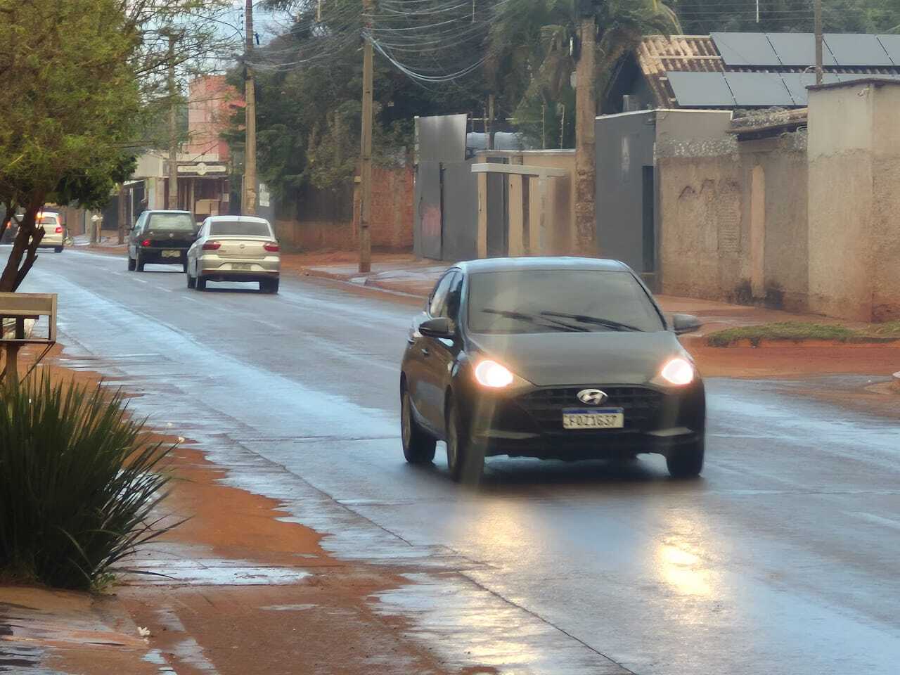 Campo Grande tem chuva e MS segue com aviso de queda de temperatura