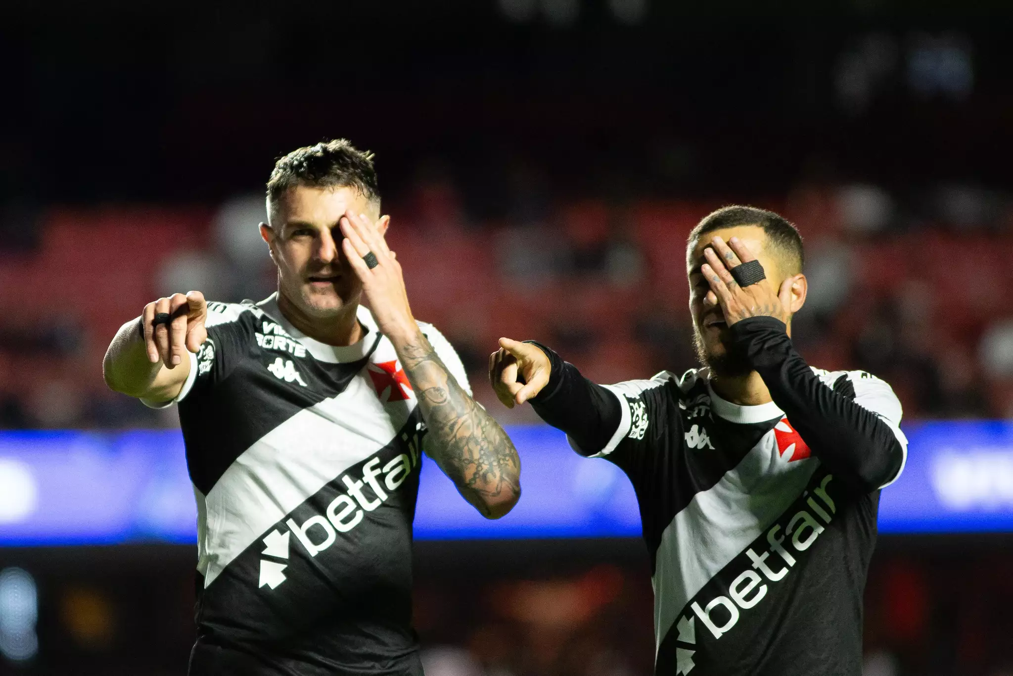 Vasco aproveita erros defensivos do São Paulo e vence no MorumBIS