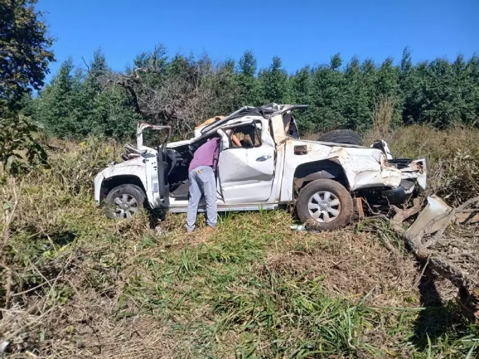 “Curva da morte” mata jovem de 21 anos ao capotar picape na BR-060