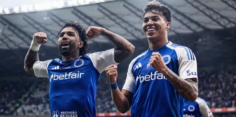 Gabigol marca duas vezes, Cruzeiro goleia o Juventude e mantém a liderança no Brasileirão