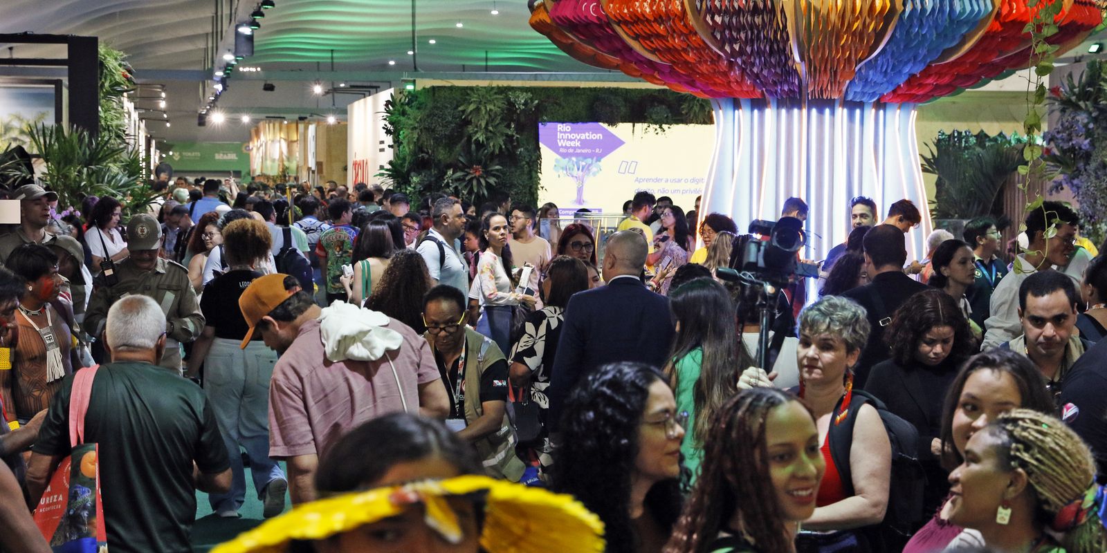 Jovens discutem transição energética e periferia na COP30