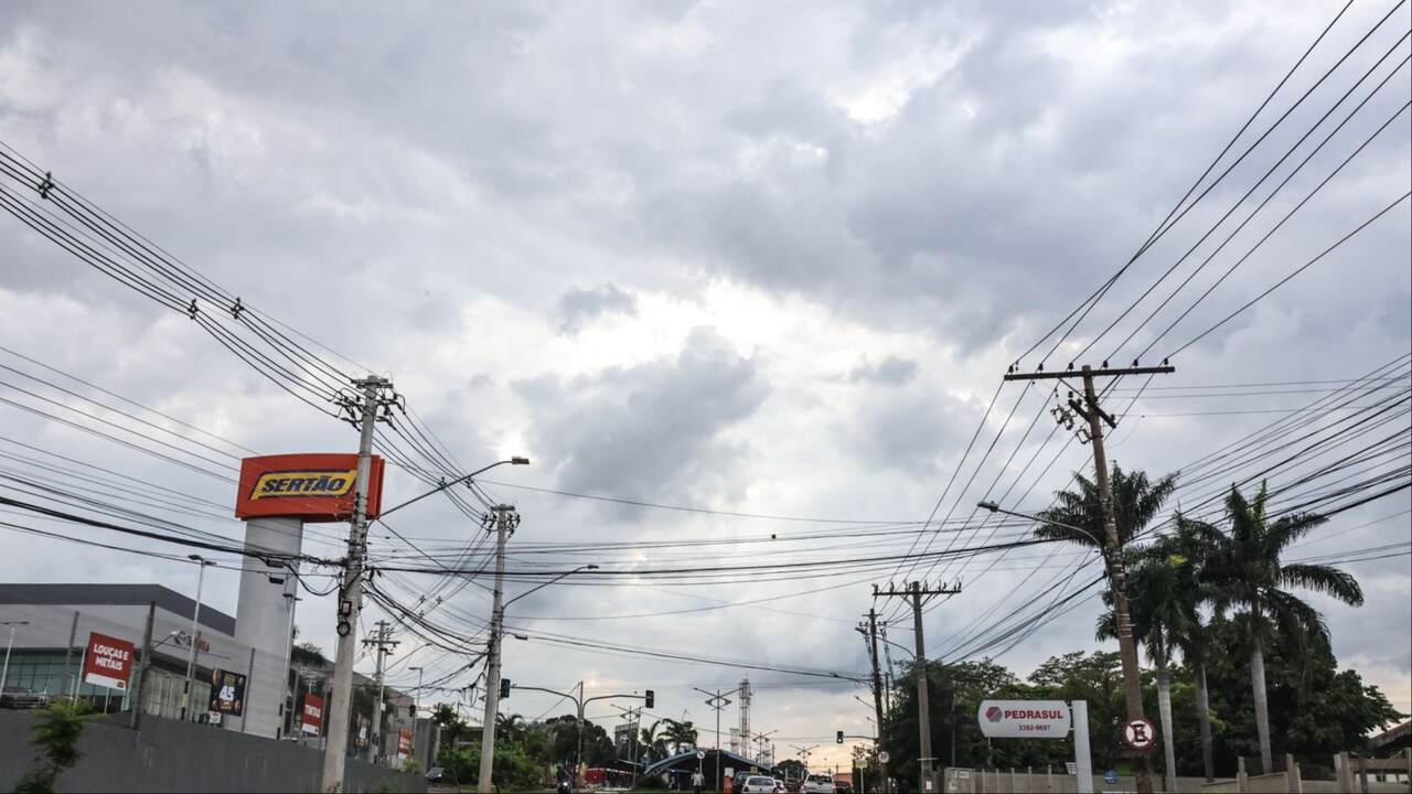 Véspera de Ano-Novo deve ser de calor e pancadas de chuva em todo o estado