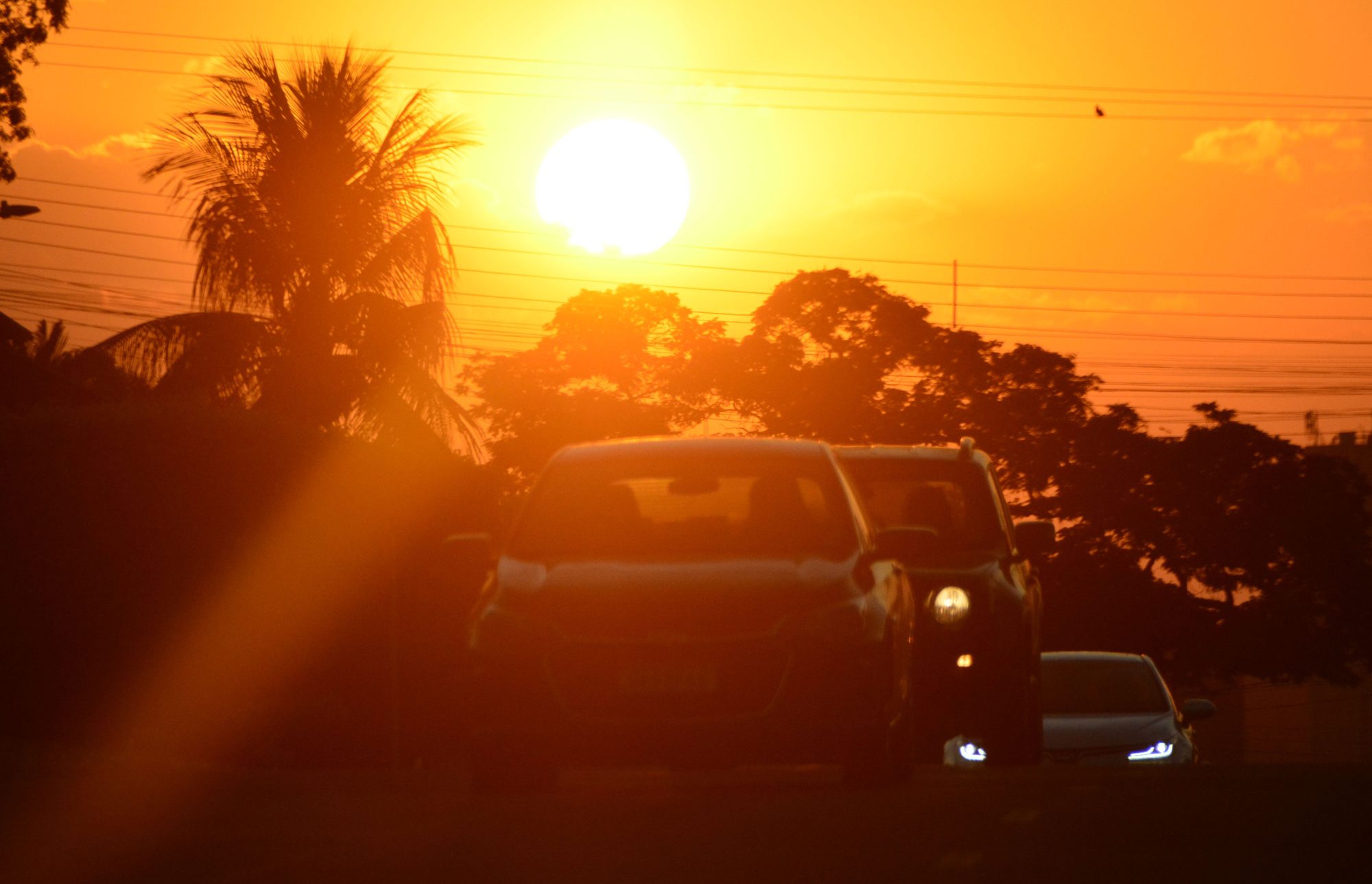 Frente fria chega na terça-feira, mas semana terá calorão de 40°C