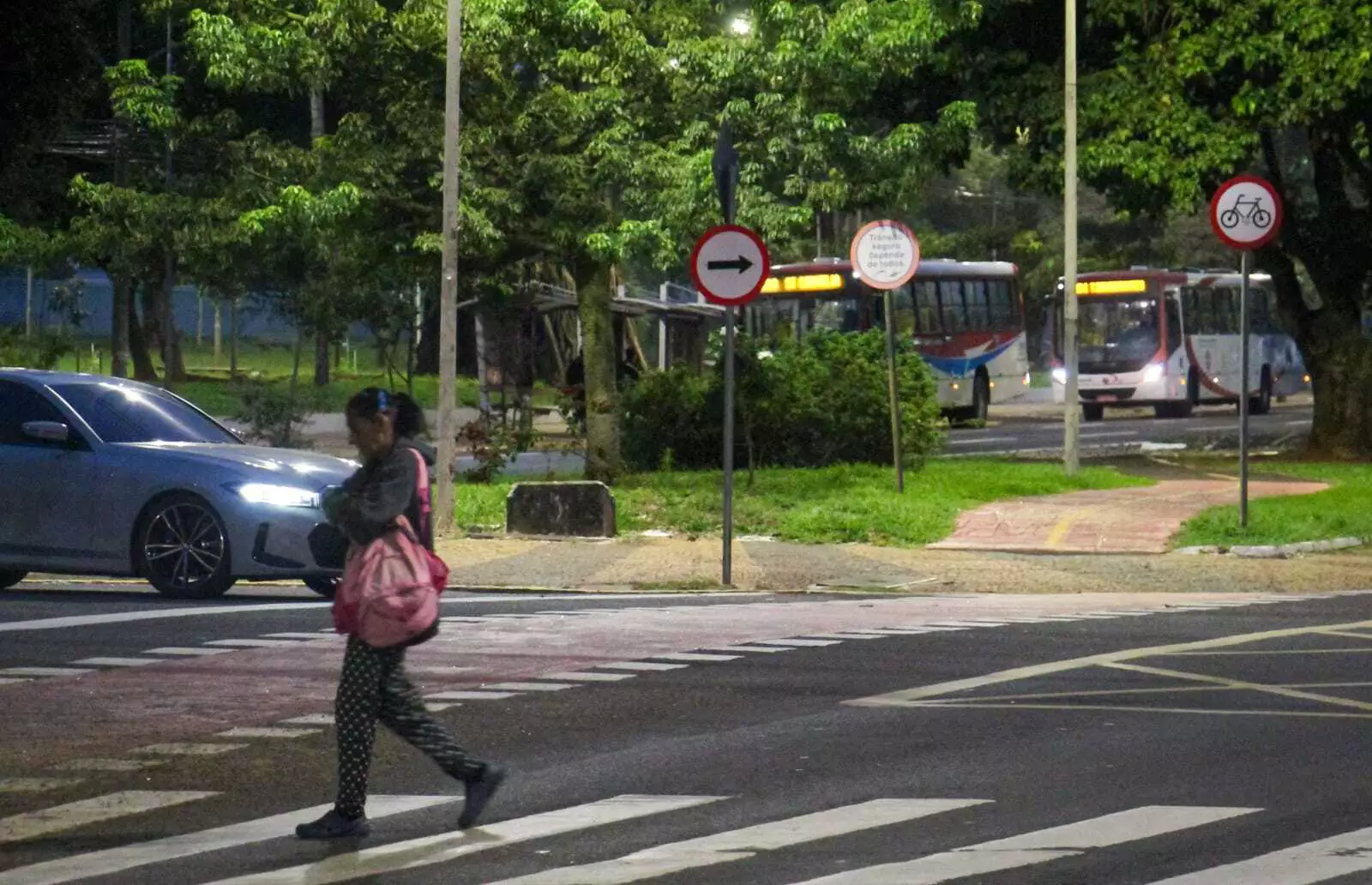 Sexta-feira tem máxima de 28°C e alerta de tempestade para 37 cidades